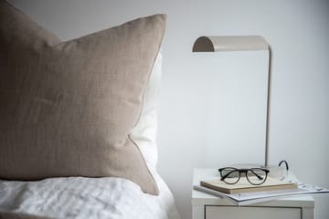 Harmonica Bordslampa - Beige - Products - Belysning - Lampor & belysning inomhus - Sovrumslampa - Sänglampa - Sängbordslampa