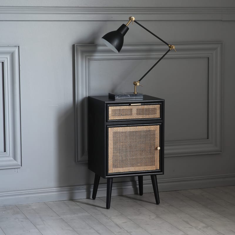 Stockholm svart sängbord med rotting - Svart/rotting - Products - Möbler - Bord & matgrupp - Avlastningsbord & sidobord - Sängbord & nattduksbord