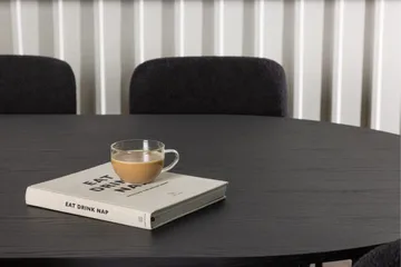 Bootcut Matgrupp 230 cm Oval med 6 Yesterday stolar - Svart - Products - Möbler - Bord & matgrupp - Matgrupp