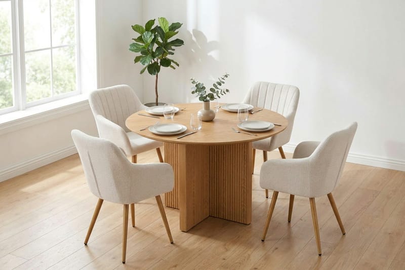 Edda Matgrupp runt 110 cm Ek med 4 Filippa Matstolar - Ek - Products - Möbler - Bord & matgrupp - Matgrupp
