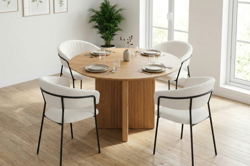 Edda Matgrupp runt 110 cm Ek med 4 Karol Matstolar - Ek - Products - Möbler - Bord & matgrupp - Matgrupp
