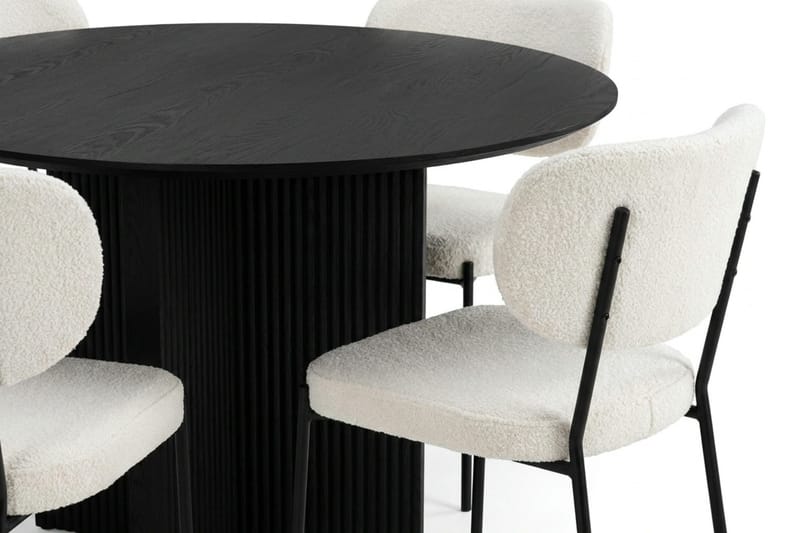 Edda Matgrupp runt 110 cm Svart med 4 Gemmiano Matstolar - Svart - Products - Möbler - Bord & matgrupp - Matgrupp