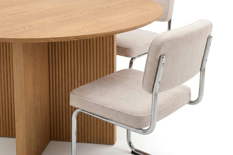 Edda Matgrupp runt 130 cm Ek med 6 Milva Matstolar - Ek - Products - Möbler - Bord & matgrupp - Matgrupp
