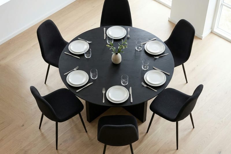Edda Matgrupp runt 150 cm Svart med 6 Nibe Matstolar - Svart - Products - Möbler - Bord & matgrupp - Matgrupp