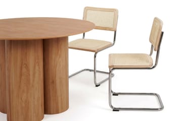 Juno Matgrupp runt 110 cm Ek med 4 Build Matstolar - Ek - Products - Möbler - Bord & matgrupp - Matgrupp
