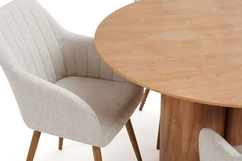 Juno Matgrupp runt 130 cm Ek med 6 Filippa Matstolar - Ek - Products - Möbler - Bord & matgrupp - Matgrupp