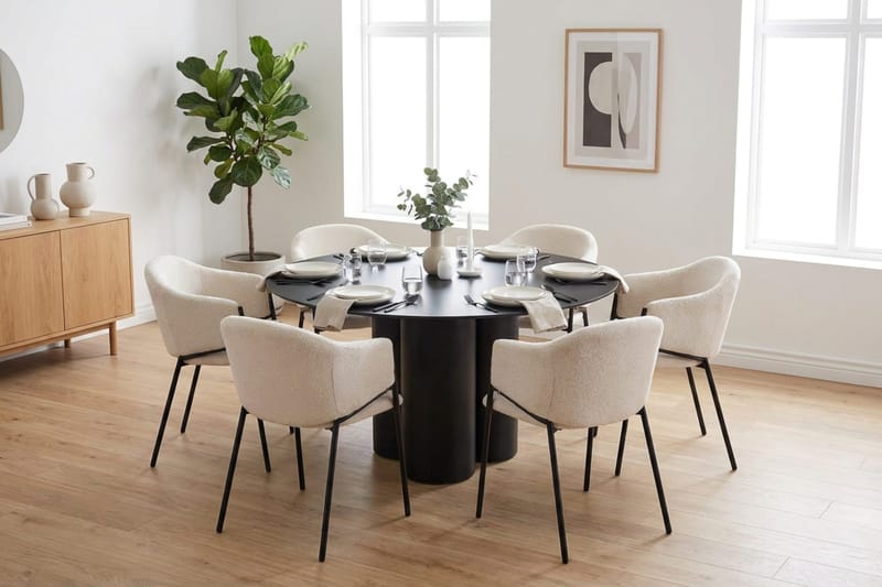 Juno Matgrupp runt 130 cm Svart med 6 Filip Matstolar - Svart - Products - Möbler - Bord & matgrupp - Matgrupp