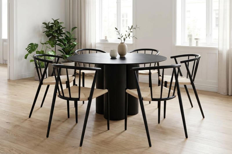 Juno Matgrupp runt 130 cm Svart med 6 Winston Matstolar - Svart - Products - Möbler - Bord & matgrupp - Matgrupp