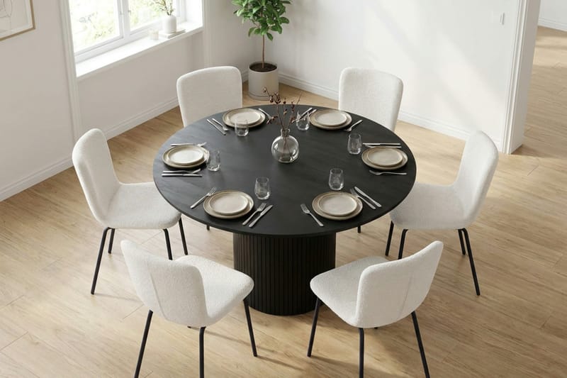 Kopparbo Matgrupp runt 130 cm Svart med 6 Katy Matstolar - Svart - Products - Möbler - Bord & matgrupp - Matgrupp