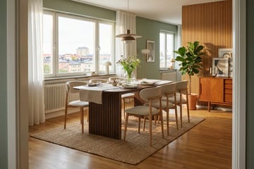 Matgrupp Bark Richeto med Molly stolar Ek/beige - Products - Möbler - Bord & matgrupp - Matgrupp