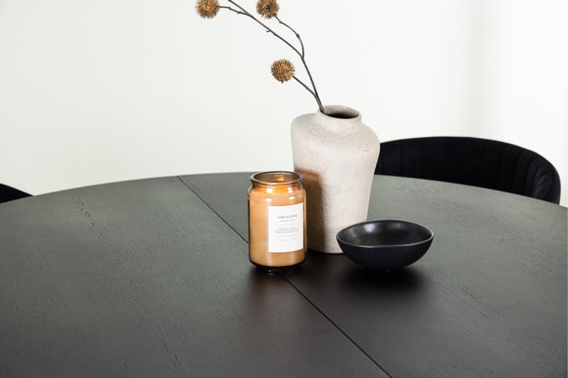 Matilda Matgrupp 130 cm Rund med 4 Selma Stolar - Svart - Products - Möbler - Bord & matgrupp - Matgrupp