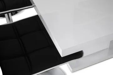 Ratliff Förlängningsbar Matgrupp 180 cm med 6 Frida Stol - Vit/Svart PU/Krom - Products - Möbler - Bord & matgrupp - Matgrupp