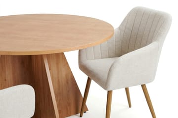 Vera Matgrupp runt 110 cm Ek med 4 Filippa Matstolar - Ek - Products - Möbler - Bord & matgrupp - Matgrupp