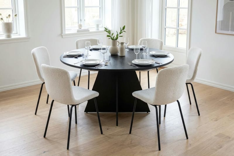 Vera Matgrupp runt 130 cm Svart med 6 Katy Matstolar - Svart - Products - Möbler - Bord & matgrupp - Matgrupp