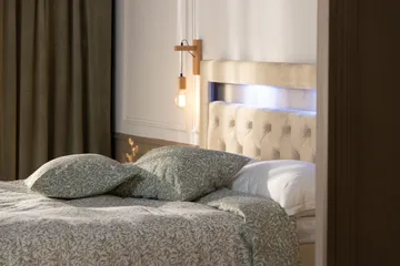 Alessia Komplett Sängpaket med Förvaring LED-belysning 180x200 cm - Beige - Products - Möbler - Säng - Säng med förvaring