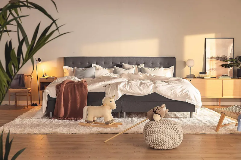 Ella Familjesäng 280x210  cm - (+Fler val) Mörkgrå - Products - Möbler - Säng - Kontinentalsäng