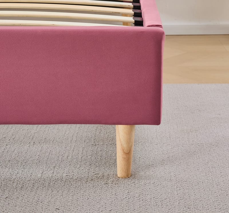 Sängram Saga Sammet 160x200 cm - Rosa - Products - Möbler - Säng - Sängram & sängstomme