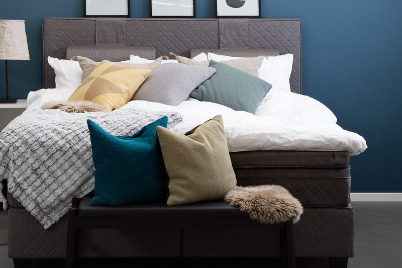 Sundborn Kontinentalsäng 210x200 cm - Grå - Products - Möbler - Säng - Kontinentalsäng