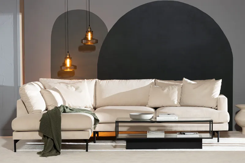 Menard 4-sits Vänstervänd L-formad Schäslongsoffa + Fotpall i Manchester - Beige - Products - Möbler - Soffa - Divansoffa & schäslongsoffa - 3 sits soffa med divan