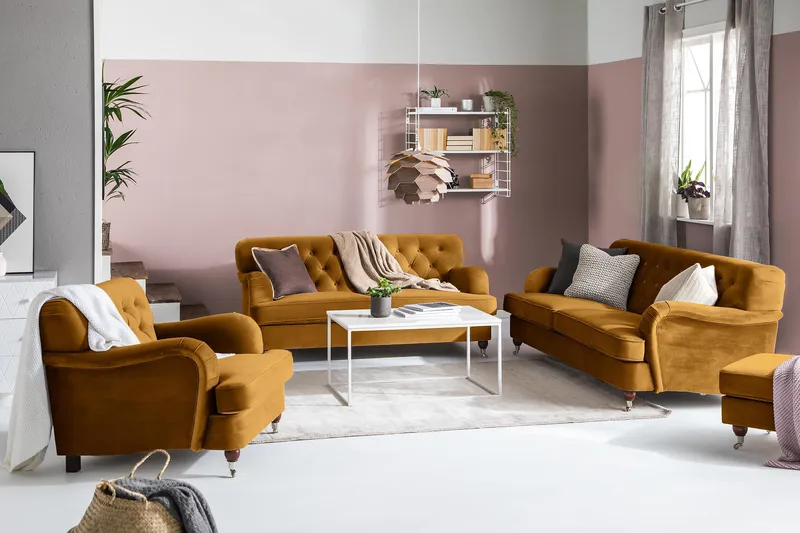 Howard Riviera 3-sits Sammetssoffa - Mörkgul - Products - Möbler - Soffa - 3 sits soffa