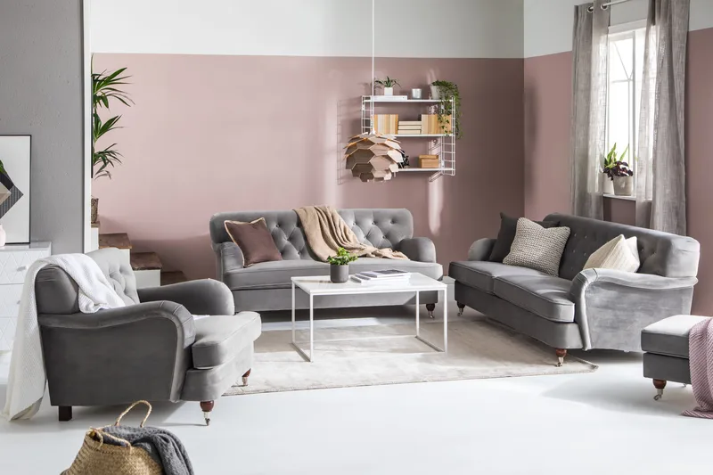 Howard Riviera Soffgrupp 3-sits + 2-sits Soffa + Fåtölj + Fotpall i Sammet - Ljusgrå - Products - Möbler - Soffa - Soffgrupp - Howard soffgrupp
