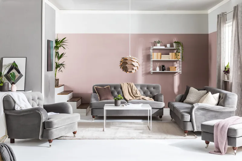Howard Riviera Soffgrupp 3-sits + 2-sits Soffa + Fåtölj + Fotpall i Sammet - Ljusgrå - Products - Möbler - Soffa - Soffgrupp - Howard soffgrupp