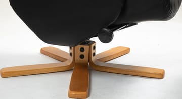 Duva reclinerfåtölj med fotpall i svart PU med bruna ben - Svart - Products - Möbler - Fåtölj & stolar - Fåtölj - Biofåtölj & reclinerfåtölj