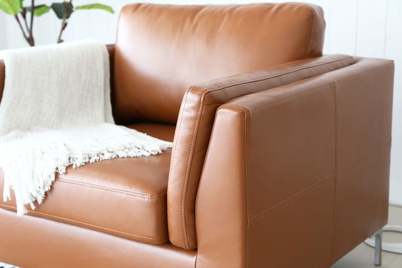 Fåtölj cognacs färgat konstläder - Cansas - Cognac - Products - Möbler - Fåtölj & stolar - Fåtölj - Clubfåtölj