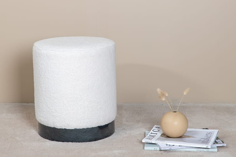 Benji Sittpuff - Benvit - Products - Möbler - Fåtölj & stolar - Pall & puff - Sittpuff