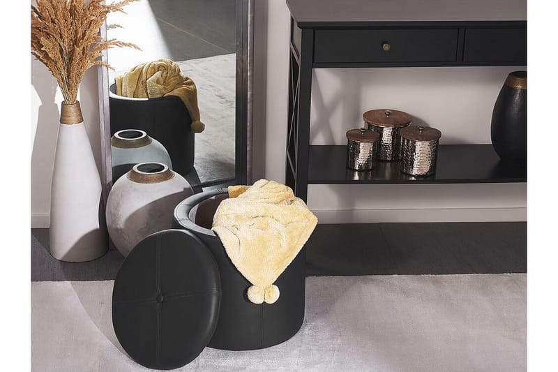 Syosset Fotpall med Förvaring - Svart - Products - Möbler - Fåtölj & stolar - Pall & puff - Fotpallar