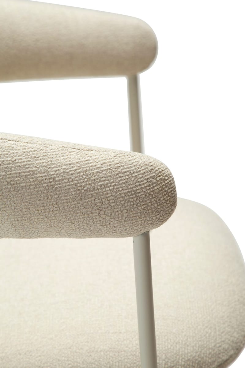 Plenti karmstol - Vit bouclé/cashmere - cashmere - Products - Möbler - Fåtölj & stolar - Karmstol