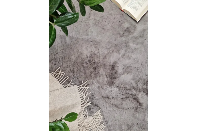 Heaven Ryamatta Antracit rund 120 - Antracit - Products - Textil & mattor - Matta - Modern matta - Ryamatta