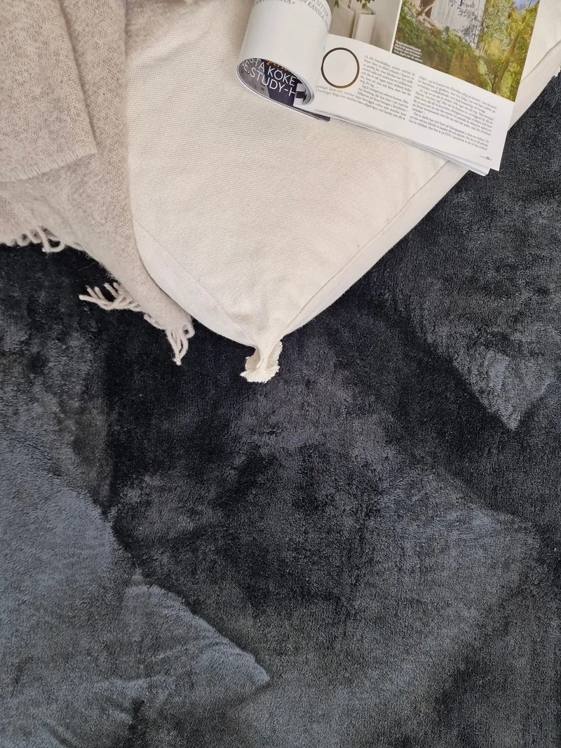 Cozy Ryamatta 200x290 cm Rektangulär - Svart - Products - Textil & mattor - Matta - Modern matta - Ryamatta