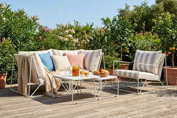 Usteryd loungefåtölj utomhus i järn med vattenavisande randig dyna - Beige / Vit - Products - Utemöbler & utemiljö - Loungemöbler - Loungestol utomhus